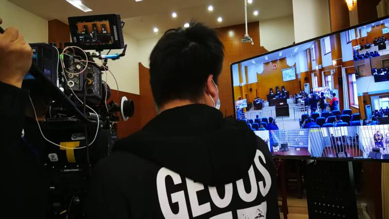 AI生成VS人工创意——永城市广告片拍摄公司的技术浪漫主义实践
